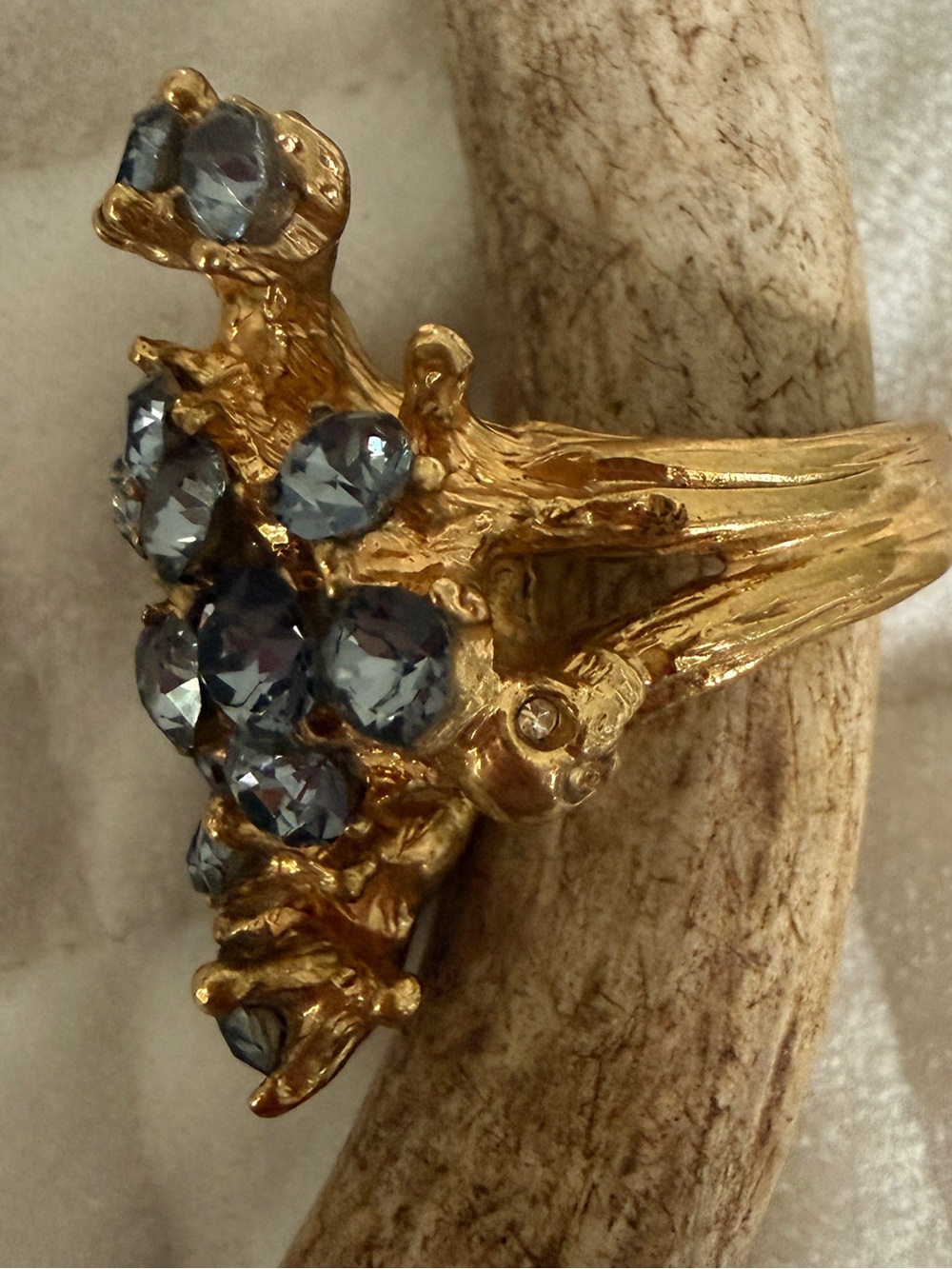 Alexander McQueen Crystal Cocktail Ring - Picture 5 of 10